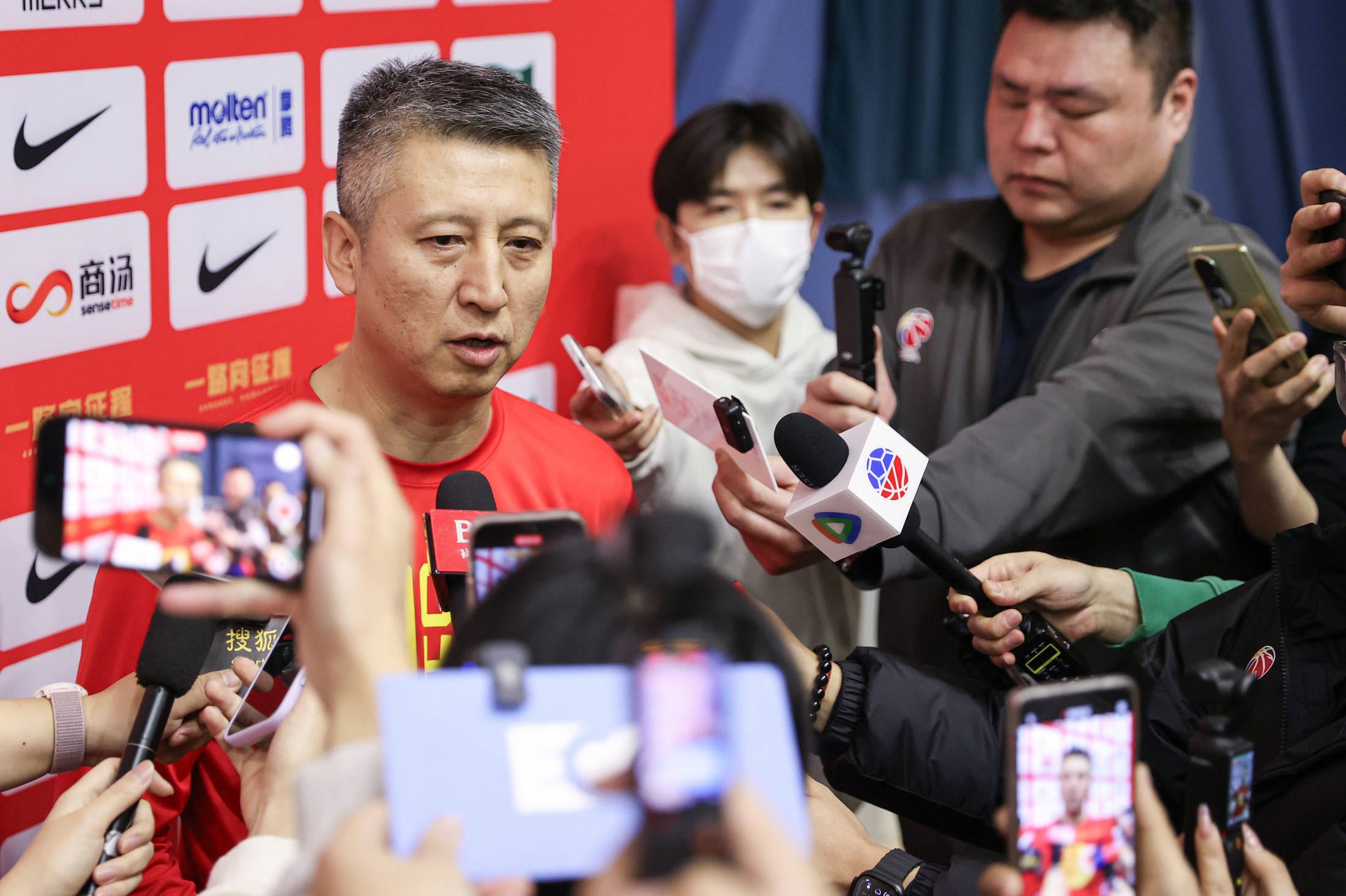 关于亚洲篮球俱乐部联赛迎来挑战：士气高涨的信息