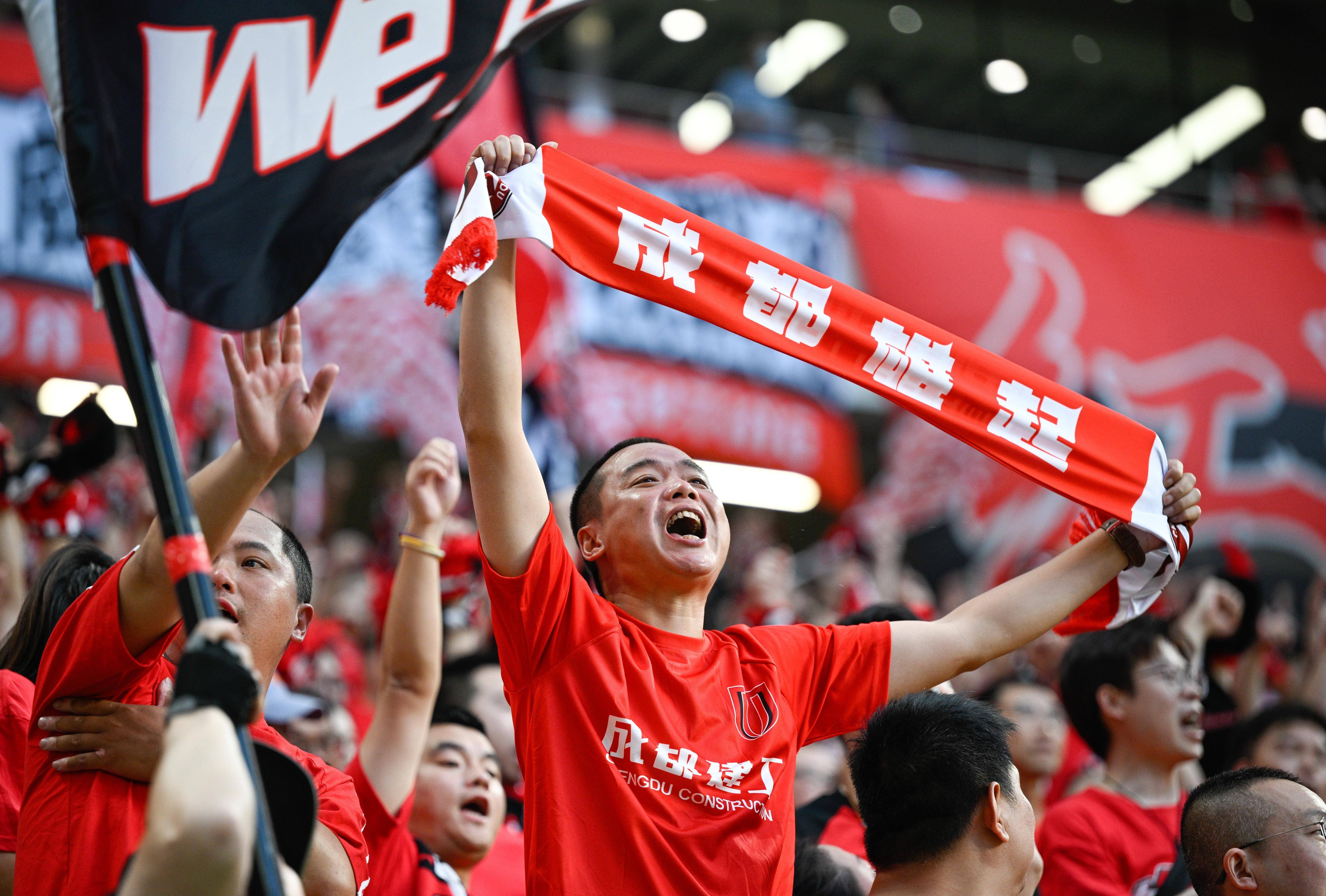 开云体育登录-包含壮阔比赛场面引人入胜，球迷热情高涨的词条