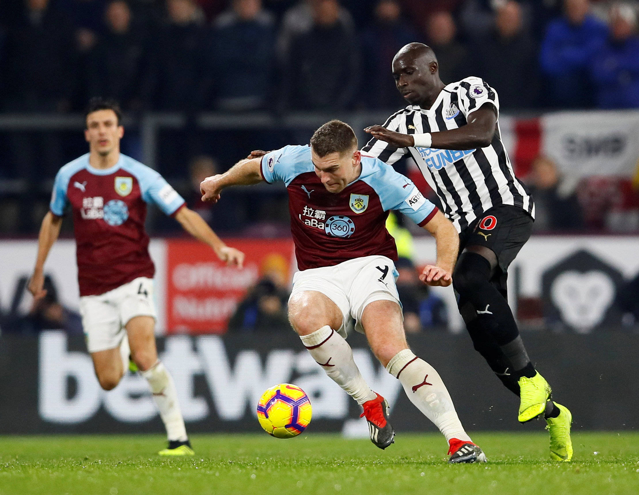 斯图加特主场大胜云达不莱梅