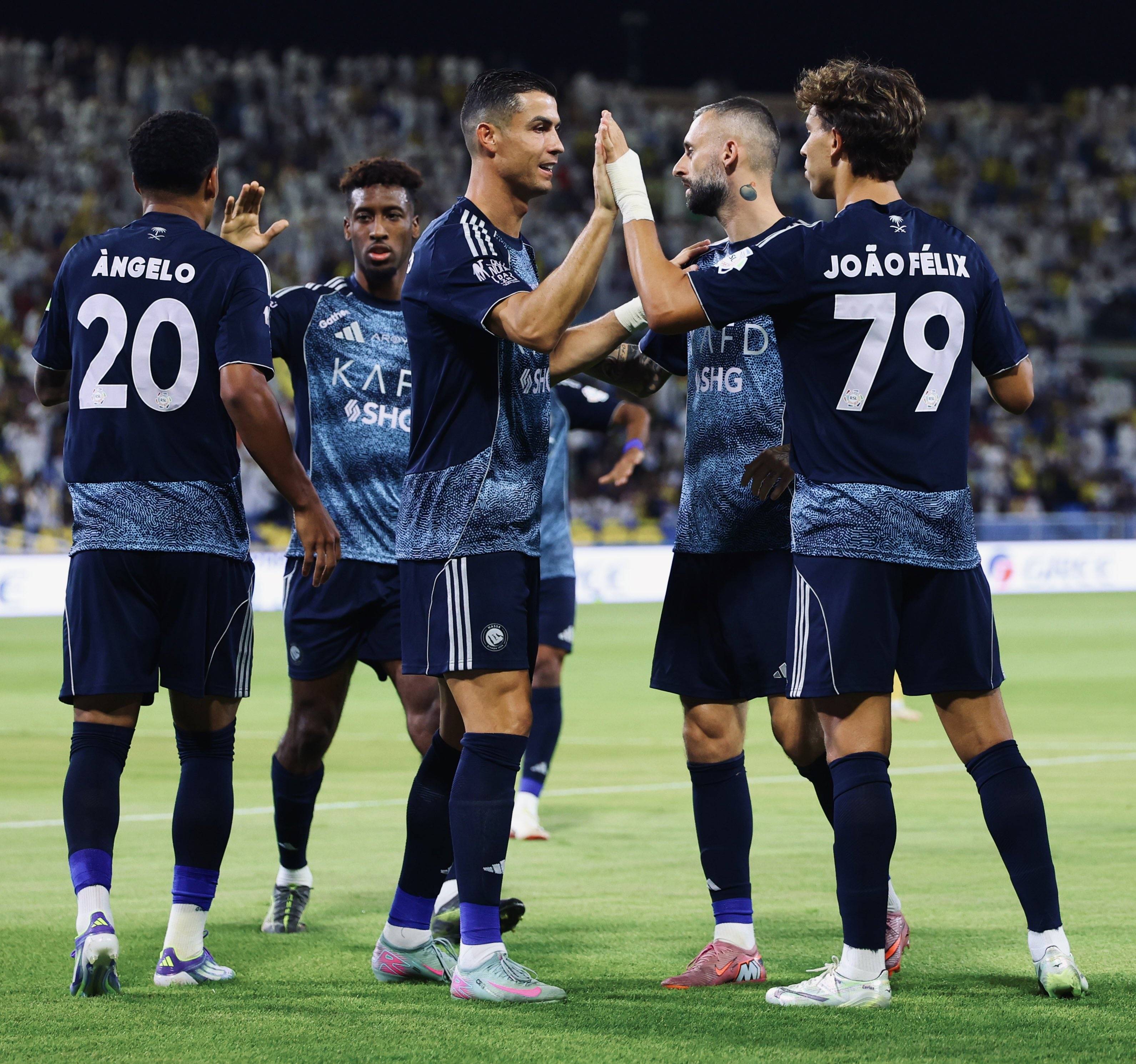 包含AC米兰继续保持领先，再次获得胜利的词条