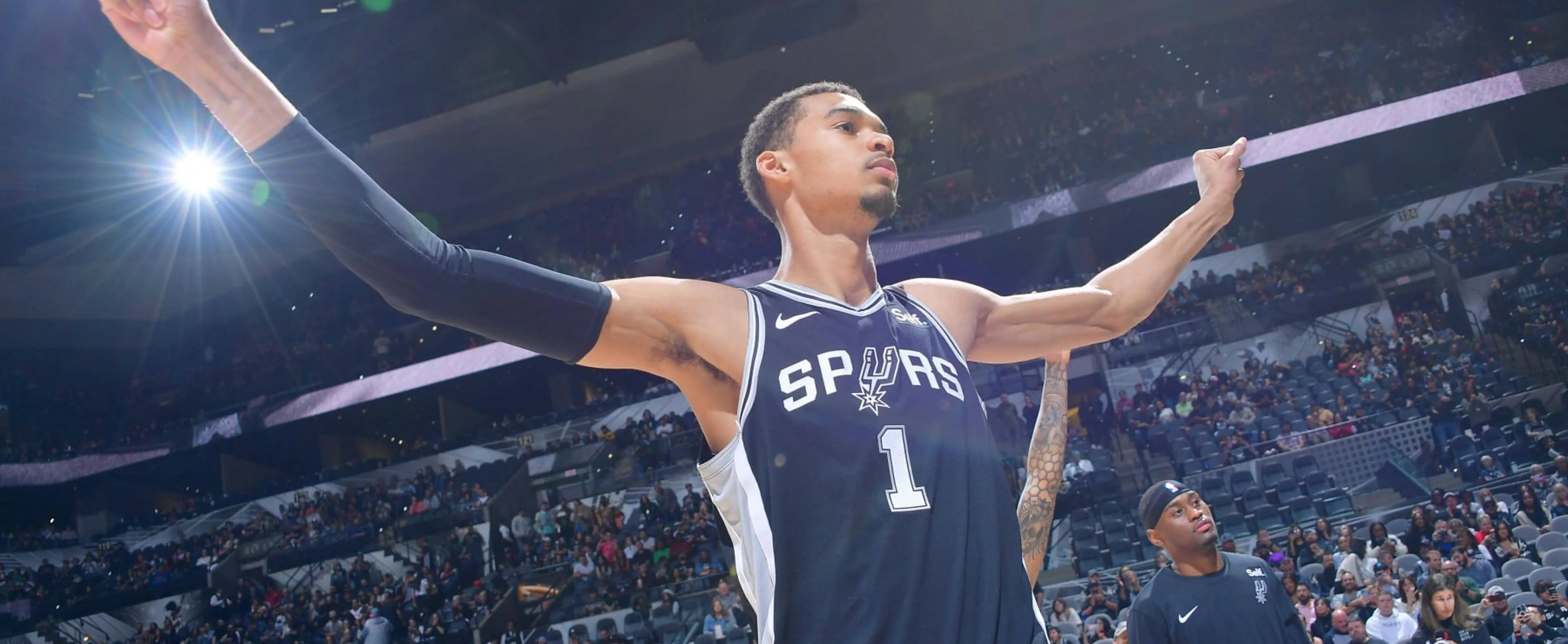 开云体育在线登录-开拓者逆袭马刺，取得两连胜